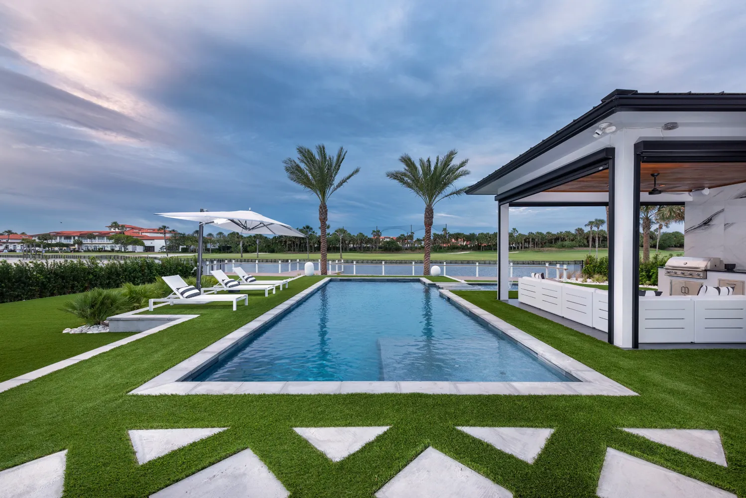 custom-pool-carlson