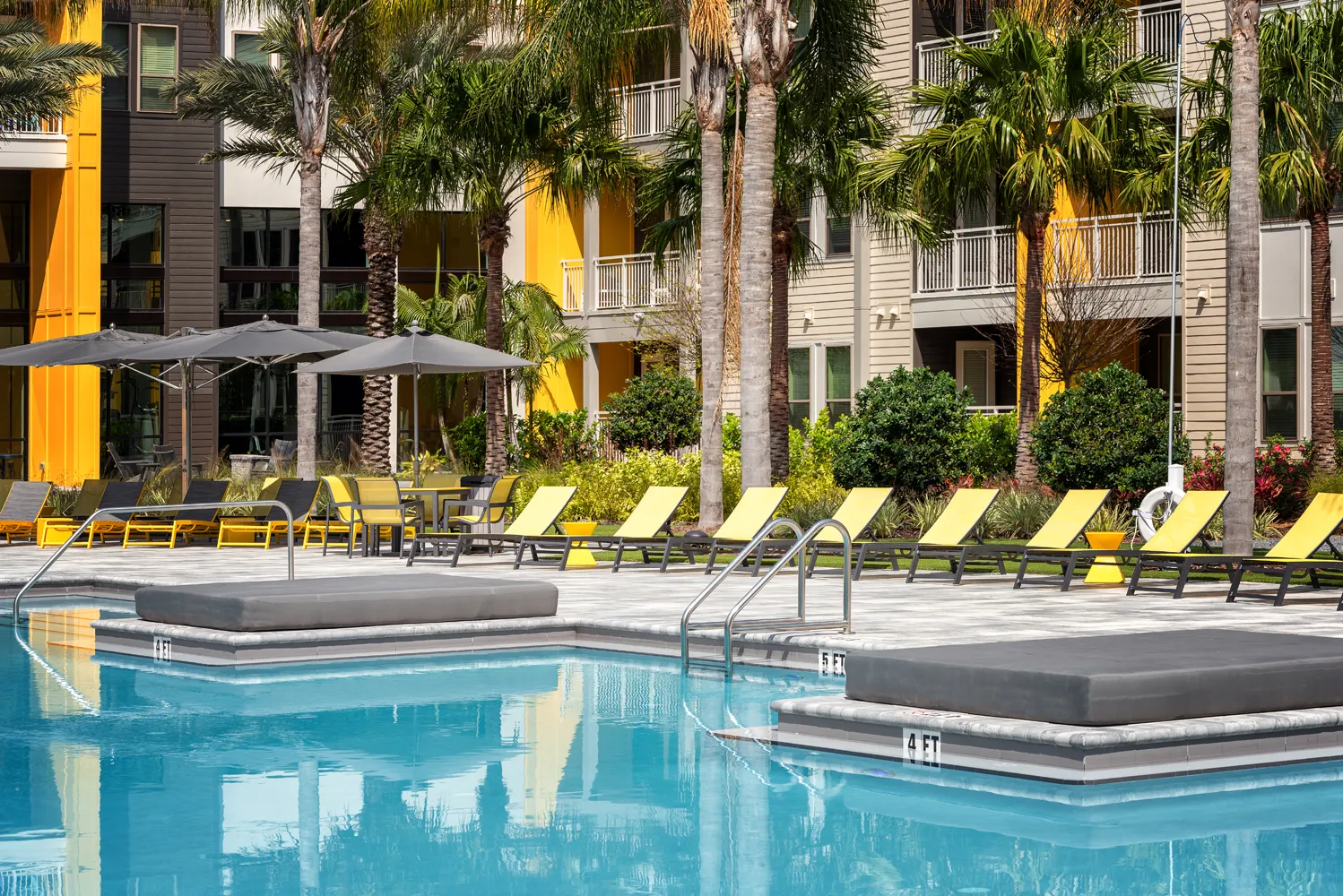 luxury-commercial-pool-fusion