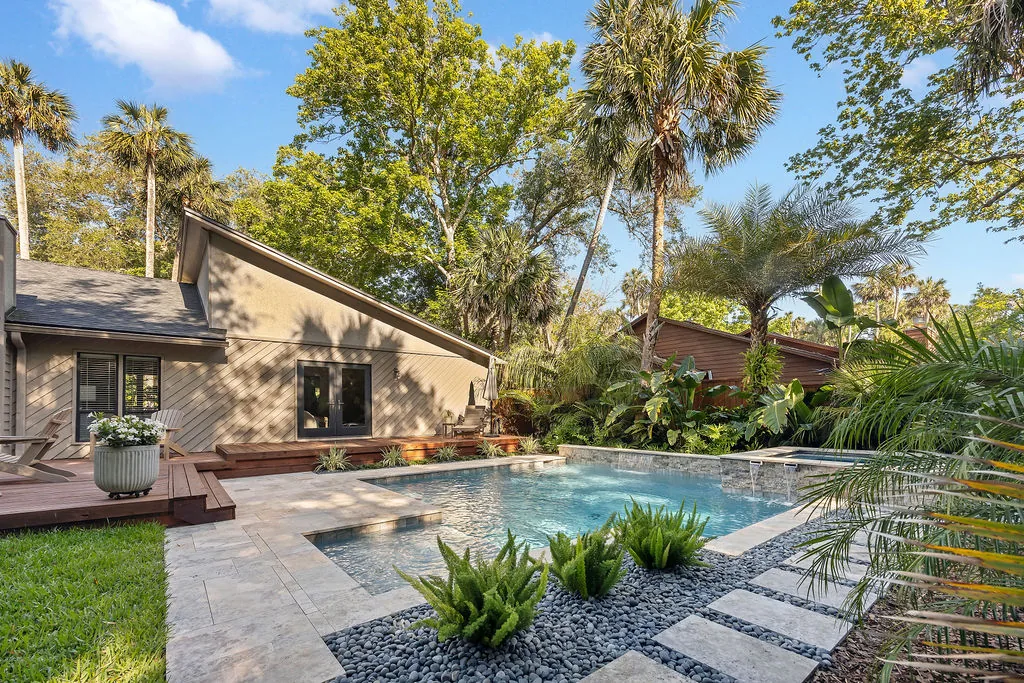 brinkley-modern-backyard-pool-3