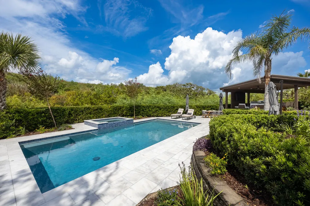 ponte-vedra-beach-custom-pool-spa-landscaped-backyard